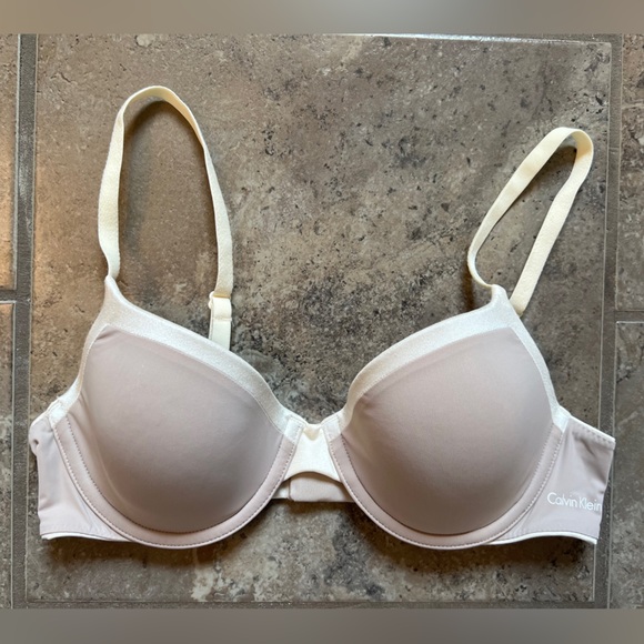 Calvin Klein Push Up T-shirt Bra - Picture 1 of 3